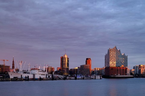View over the Norderelbe to Elbe Philharmonic Hall, Elphie, museum ship Cap San Diego, Columbus
