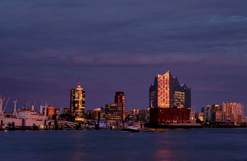 View over the Norderelbe to Elbe Philharmonic Hall, Elphie, museum ship Cap San Diego, Columbus