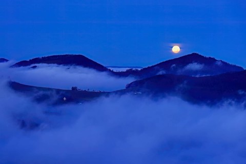 View from the Gisliflue of the Jurassic foothills from the left, Asperstrihen, Strihen, in the