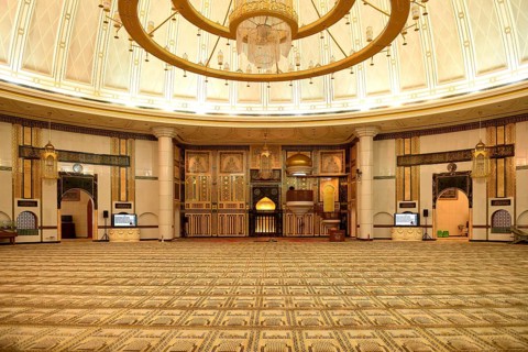 Jame' Asr Hassanil Bolkiah Mosque, Decorated prayer hall with a cupola and majestic chandelier,