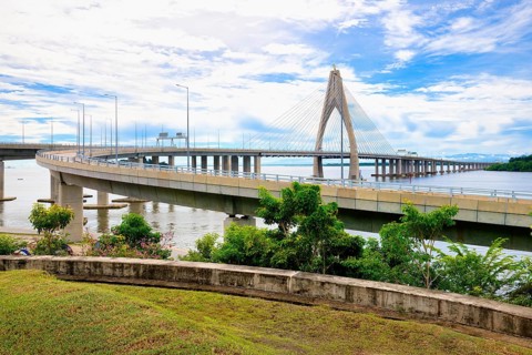 30 km long Temburong Bridge, also known as the Sultan Haji Omar Ali Saifuddien Bridge, Bandar Seri