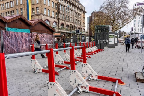 Christmas market in Essen, secured by a mobile anti-terrorist lock, modular, movable barrier
