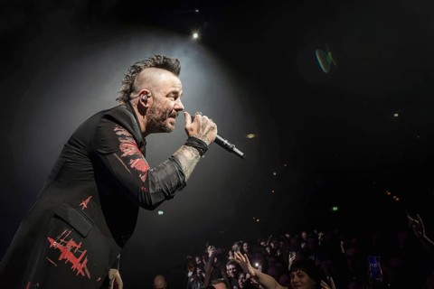 Singer Adam Gontier from Three Days Grace live on tour 25 at Berlin's Tempodrom on 19.11.2025