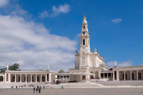 Basilica of Our Lady of the Rosary (BasÃ­lica de Nossa Senhora do RosÃ¡rio) in FÃ¡tima, Portugal