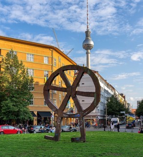 The Robber Wheel, metal sculpture and logo of VolksbÃ¼hen Berlin, made in 1994 by Swiss sculptor