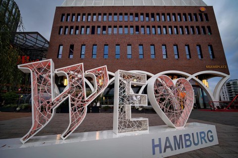 Exterior view, WE LOVE HAMBURG lettering, SHELL behind, next to shopping mall, Westfield, logo,