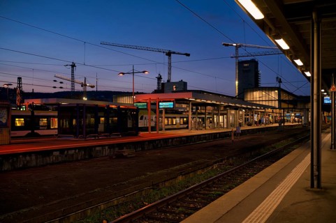 Platform, main train station, Stuttgart 21 construction site in the background, S21, Bonatzbau,