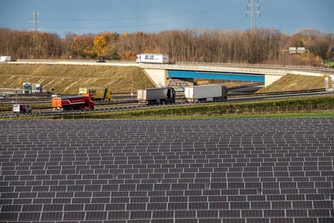 86.5 MW peak open-air photovoltaic systems, from RWE, with over 141, 000 solar modules, on a side