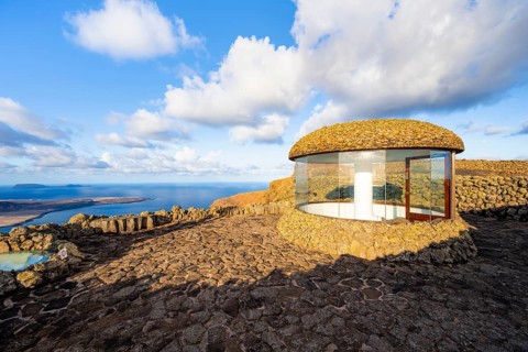 Staircase and viewing platform at the Mirador del RÃ­o viewpoint, in the evening light with sun