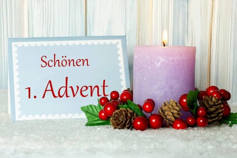 Greetings for the 1st Advent: Greeting card with the inscription BEAUTIFUL 1ST ADVENT next to a