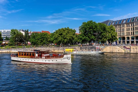 Excursion traffic on the Spree at the Museum Island, Berlin, Germany