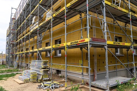 Energy refurbishment of an older residential building, thermal insulation with mineral wool