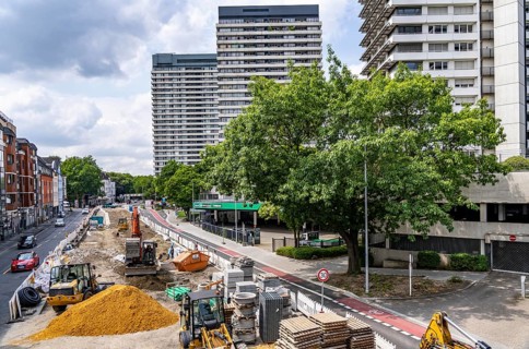 Renovation of the Dickswall street in the centre of Mülheim, first the Rumbach canal running under