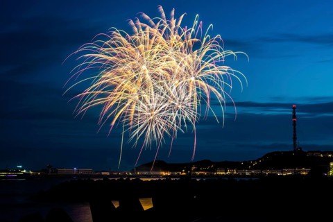 Atmospheric, splendid, intense fireworks with many illuminated sheaves for the Heligoland island