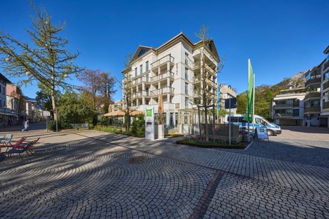 Hotel, ibis Styles, building, pedestrian zone, trees, car park, blue sky, cloudless, Salzburger