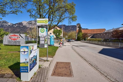 Bus stop Kirchberger Bahnhof - Lattengebirge, general architecture, trees, church, switch box,