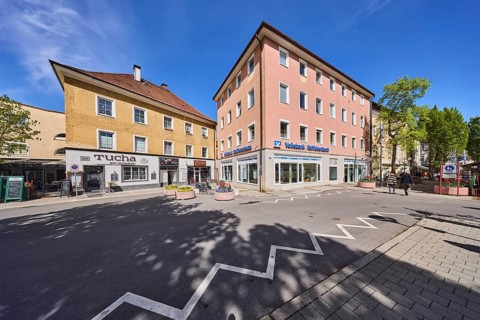 Volksbank Raiffeisenbank Oberbayern Südost eG - Branch Bad Reichenhall, Restaurant Tucha, building,