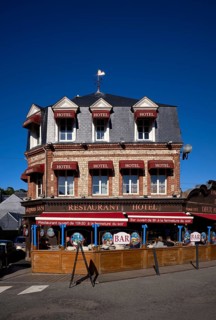 Hotel Restaurant de la tavern des Deux Augustins, Sky, blue, Étretat, Normandy, Seine-Maritime,