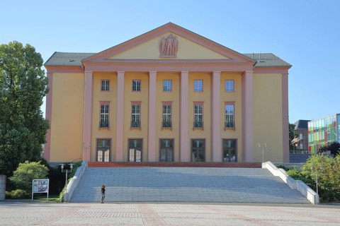 House of History with columns, open staircase, stairway, Platz der deutschen Einheit, Suhl,