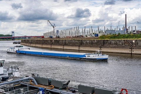 Construction of a new logistics hall on the Mercatroinsel, Hall 2, next to an existing hall, approx