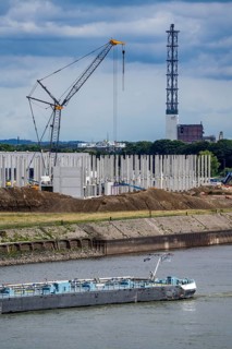 Construction of a new logistics hall on the Mercatroinsel, Hall 2, next to an existing hall, approx