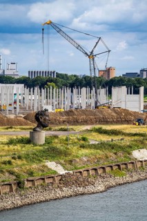 Construction of a new logistics hall on the Mercatroinsel, Hall 2, next to an existing hall, approx
