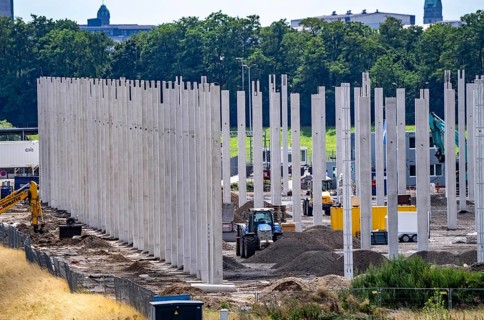 Construction of a new logistics hall on the Mercatroinsel, Hall 2, next to an existing hall, approx