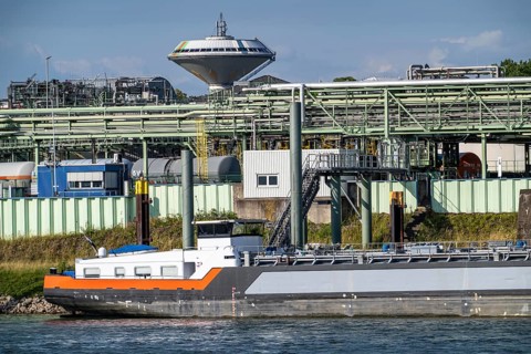 Scenery of the Chempark Leverkusen, Bayer Leverkusen, chemical park, chemical plant, river Rhine,
