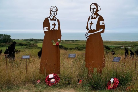 Nurse Mollie Evershed and Dorothy Field, installation, Standing with Giants, honouring the