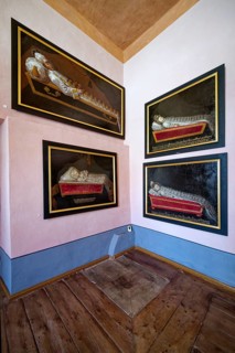 Collection of death paintings, Museum Zeitzer Schloss Moritzburg, early baroque style, interior,