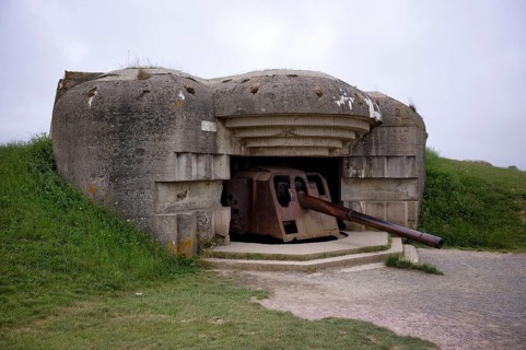 German Krupp 15 cm cannon, gun, in the bunker of the Le Chaos battery, gun battery, Atlantic Wall,