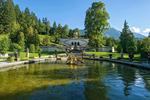 Basin, water basin with flora fountain in gold, palace park of Linderhof Palace, Neo Rococo, UNESCO