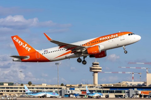 An EasyJet Europe Airbus A320 aircraft with the registration number OE-IZH at Palma de Majorca