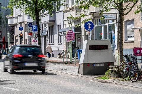 Mobile speed camera system, of the city of Essen, for speed monitoring, speed camera trailer, can