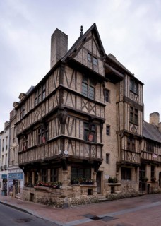 Historic half-timbered house, Maison à pans de bois de la rue des Cuisiniers, Old Town, Bayeux,
