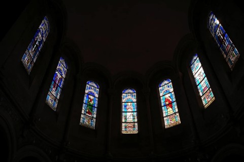 Interior view, stained glass window, coloured stained glass window, choir room, Église Saint-Pierre
