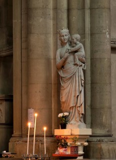 Madonna with child, Madonna statue, choir room with altar, interior view, Église Notre-Dame