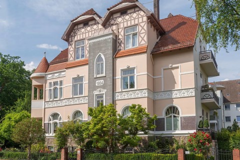 Living in the Schwachhausen district, façade of a Wilhelminian style villa, year 1904,
