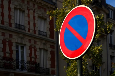 Sign, traffic sign, no stopping restrictions, Avenue de Champagne, Épernay, Marne, France