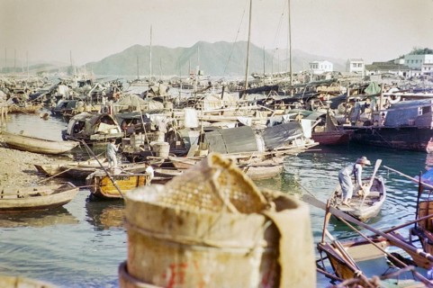 People living on boats, sampans and junks in harbour, Aberdeen, Hong Kong, Asia 1965