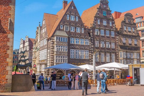 Bremen Town Musicians at the town hall, donkey, dog, cat, rooster, fairy tale by the Brothers