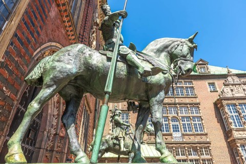 Heralds, equestrian statues at the east portal of the Old Town Hall, armoured rider with lance and