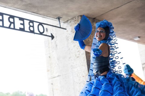 Dulce Compania stilt figures at the Lollapalooza Festival in the Olympiastadion and on the Maifeld,