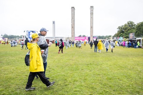 Two festival-goers with cocktail glasses at the Lollapalooza Festival in the Olympic Stadium and on