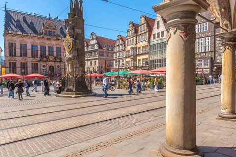 Market square with Roland statue, historic gabled houses under monument protection, Chamber of