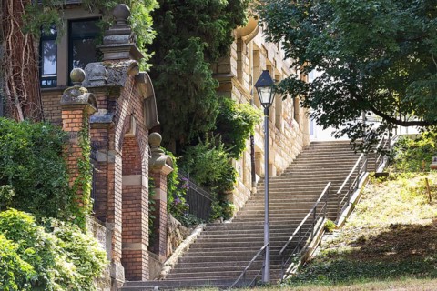 Singing relay at the Schützenplatz in Stuttgart. It is estimated that there are up to 400 Stäffele