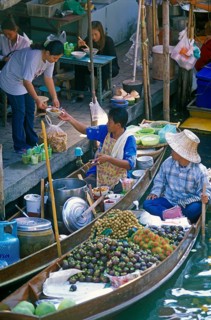 Food stalls at Damnoen Saduak floating market, Thailand, December 2002, vintage, retro, old,