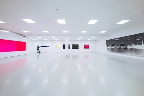 Visitors in a modern gallery with eye-catching color field paintings, Schauwerk, Sindelfingen,