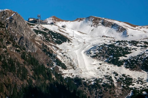 View of the Nebelhorn ski area, back left station Höfatsblick der Nebelhornbahn, Oberallgäu,