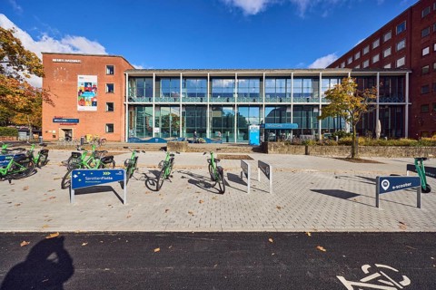 New town hall, tourist information, welcome center, brick building, modern building, glass façade,
